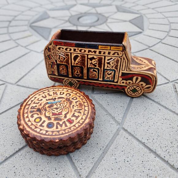 Colombia Folk Art Handcrafted Leather Bus Scalloped Coaster Holder Souvenir - Picture 11 of 11